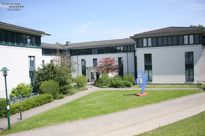Universitaetsstr 60 - 82 4